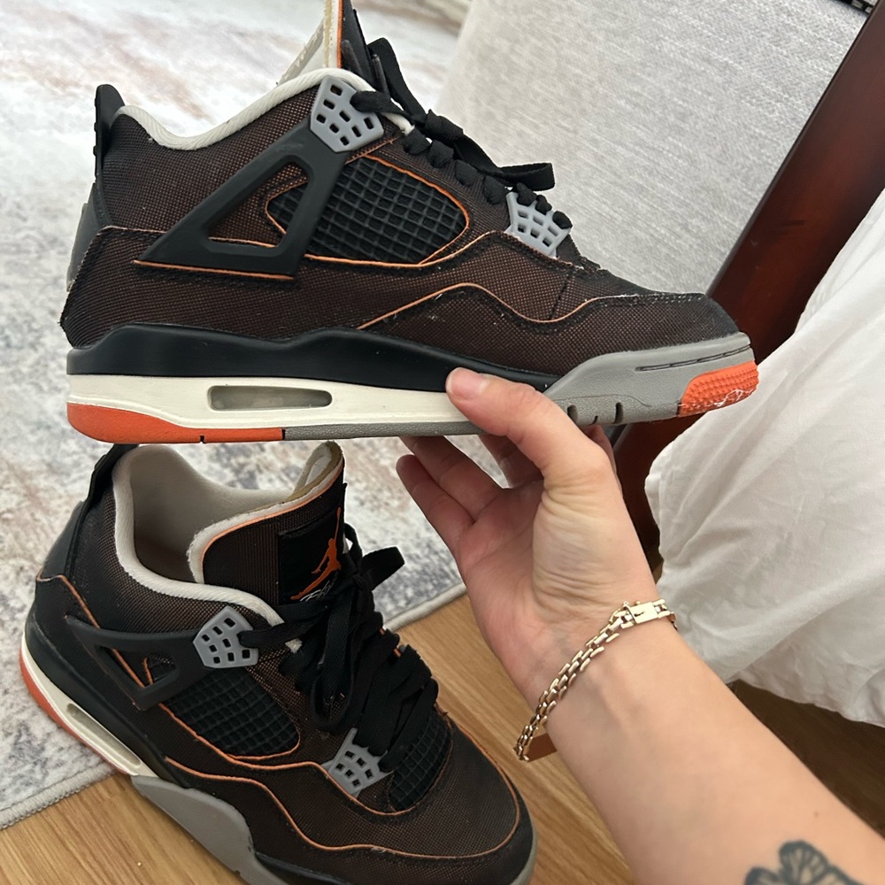 Air Jordan 4 Retro 'Starfish' Womens size 6.5